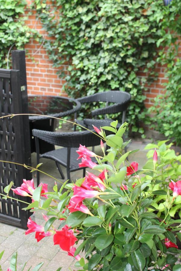 Amalie Bed And Breakfast & Apartments Odense Exterior foto
